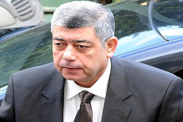 وزير الداخلية يزور مصابى الشرطة بالمستشفى ويشيد بتضحياتهم