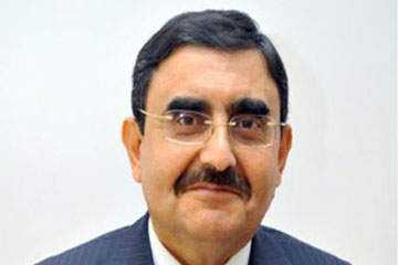 الحداد يدعو المحتجين إلى السلمية ويؤكد: عقارب الساعة لن تعود للوراء