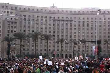 العاملون بمجمع التحرير ينصرفوا قبل الانصرف الرسمى ب3ساعات