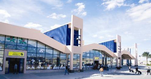 إغلاق مطار مرسي علم احتجاجا على عدم صرف أرباح وحوافز مالية متأخرة