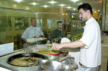 تموين الإسكندرية تكثف حملاتها الرقابية على المطاعم خلال فصل الصيف