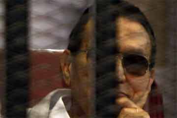 الجنايات تتنحى عن نظر الطعن على إخلاء سبيل مبارك