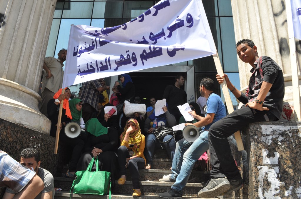 من امام محكمة امبابة