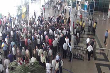 سلطات مطار القاهرة تتسلم 32 مصريا مرحلين من إيطاليا