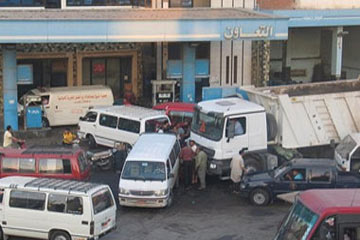 استمرار أزمة الوقود بالمنيا وضبط 680 لتر بنزين مدعم بأبو قرقاص