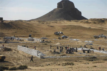 وزير الآثار: غلق المنطقة الأثرية بالهرم حال استمرار العمل العشوائى