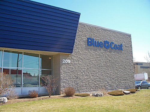 استبيان لـ”بلو كوت” : الموظفون المزودون بالتكنولوجيا يحققون نتائج أفضل في أعمالهم