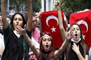 تواصل الاحتجاجات في عدد من المدن التركية لليوم الثانى عشر