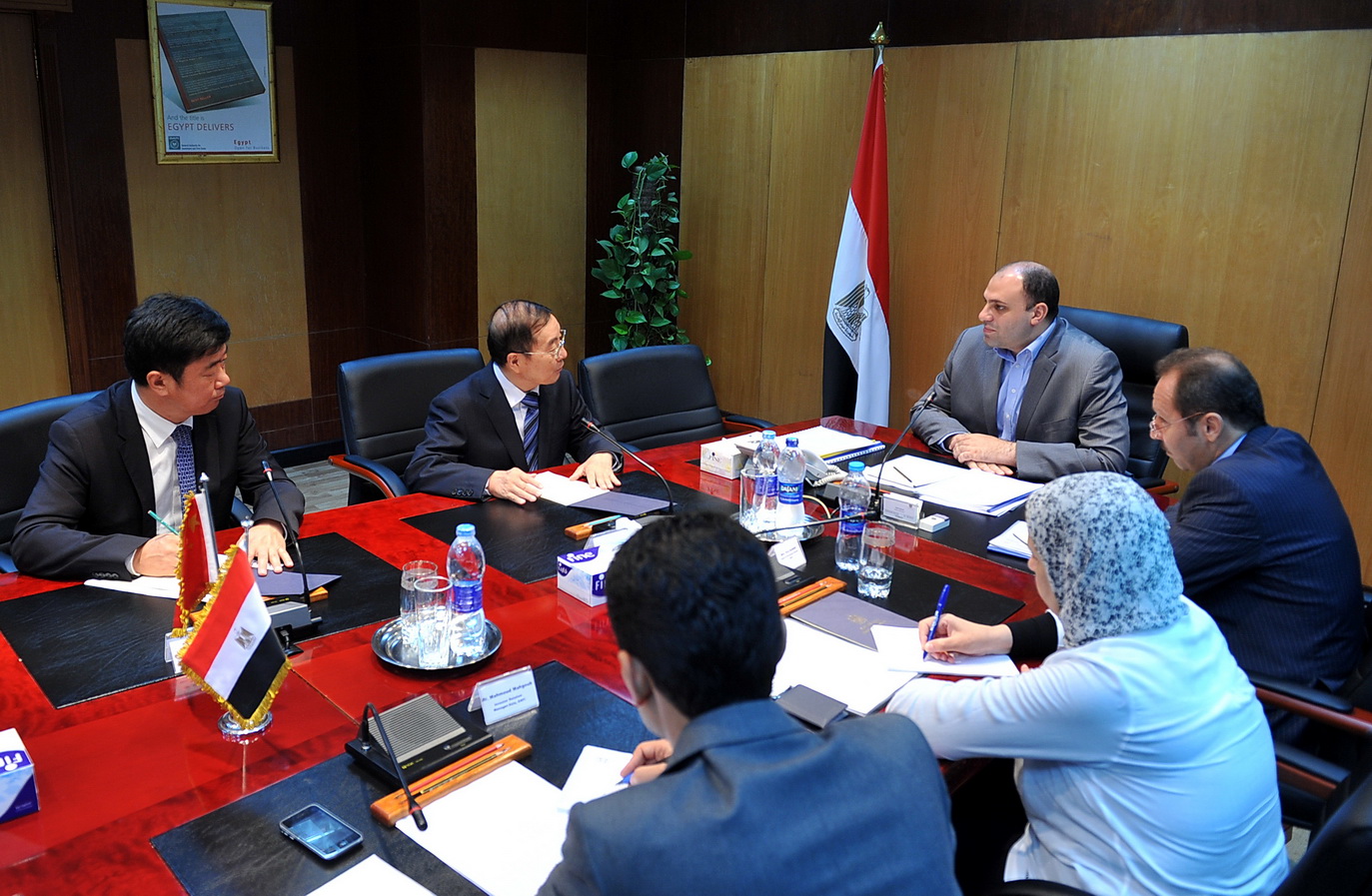 وزير الاستثمار يبحث مع السفير الصينى تعظيم الاستثمارات الصينية بمصر