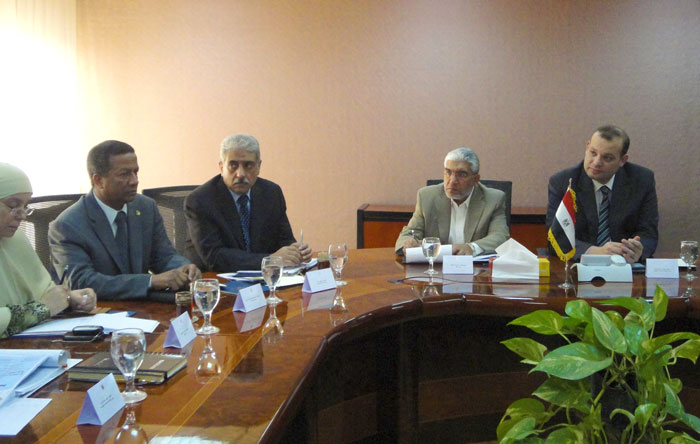 الصناعة والنقل تبحثان زيادة نسبة المكونات المحلية فى عربات السكك الحديدية