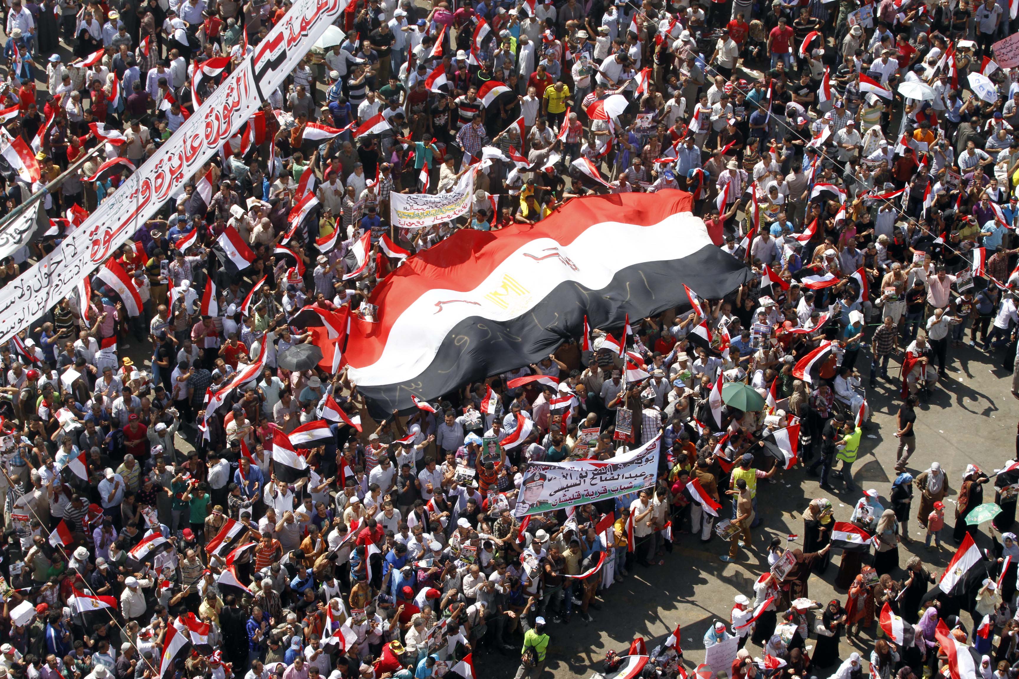 الاباتشى تحلق فوق ميد﻿﻿ان ﻿التحرير