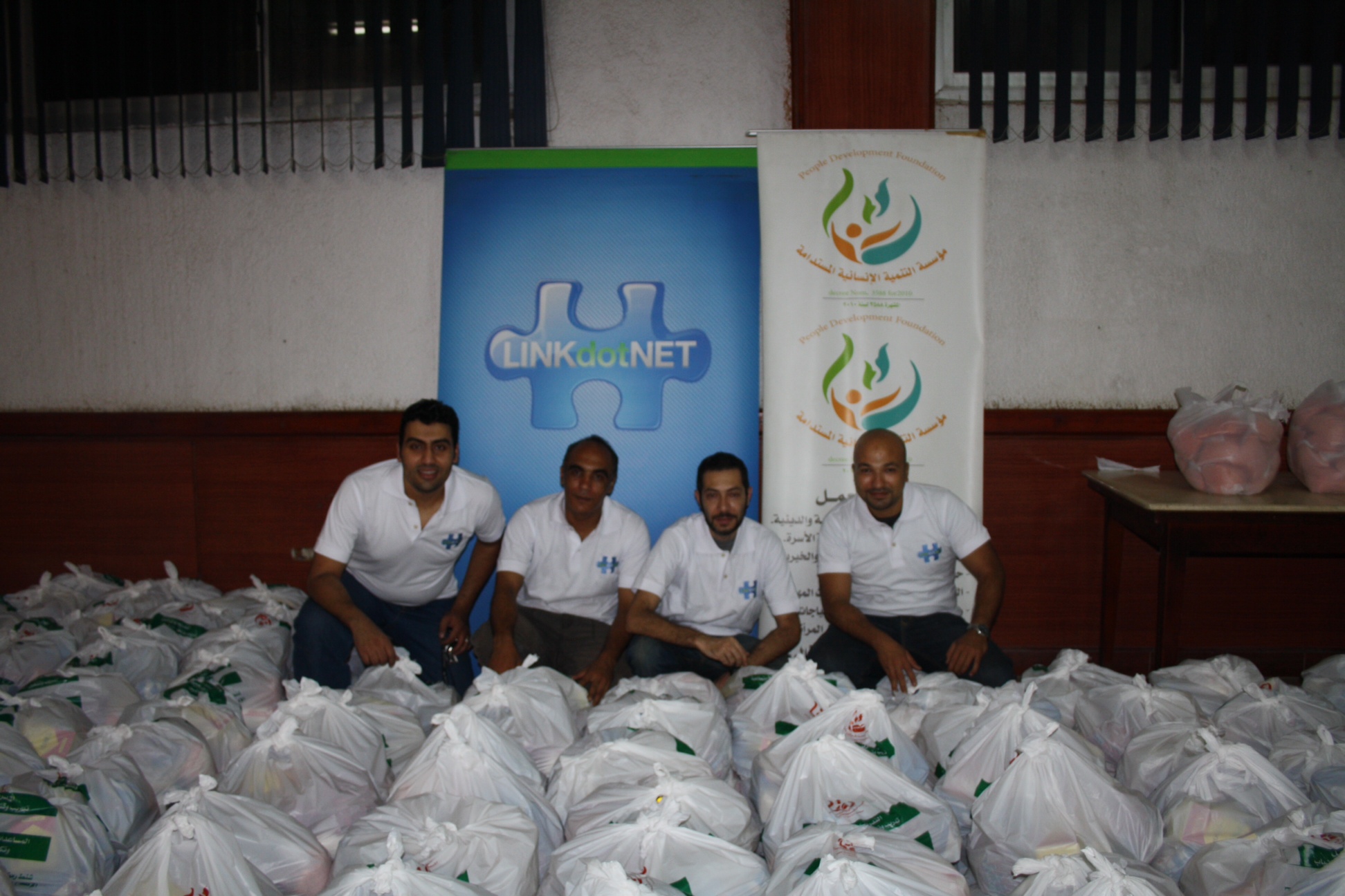 “لينك دوت نت” تواصل حملتها السنوية “شنطة رمضان” بمشاركة عامليها
