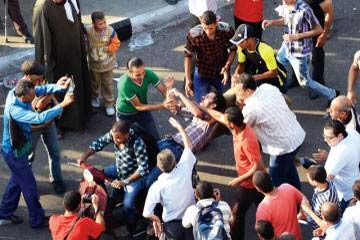 السيطرة على اشتباكات بين مؤيدي مرسي واهالي شبرا الخيمة واصابة 10