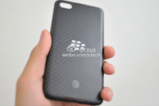 ننشر صور لهاتف “بلاك بيري” A10