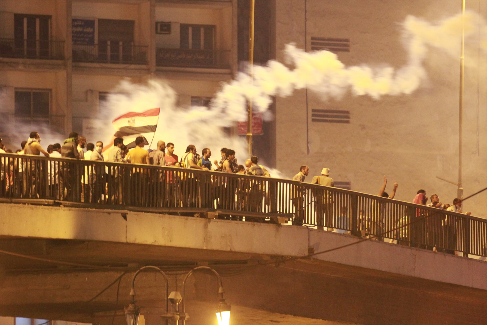 اشتباكات قوات الشرطة ﻿﻿با﻿لمتظاهرين بميدان ر﻿مسيس