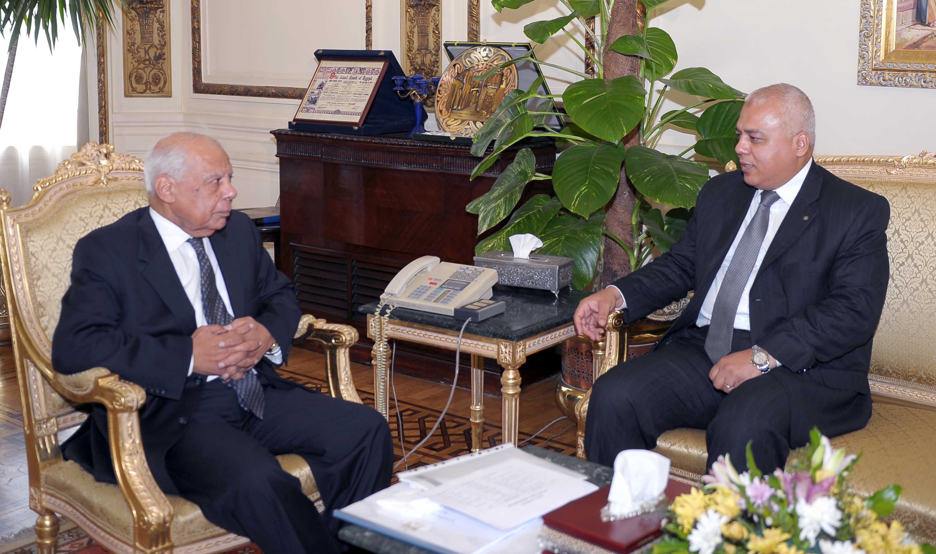 رئيس الوزراء يستقبل وز﻿ير﻿ الرى ووزير الرياضة وو﻿زير ﻿النقل