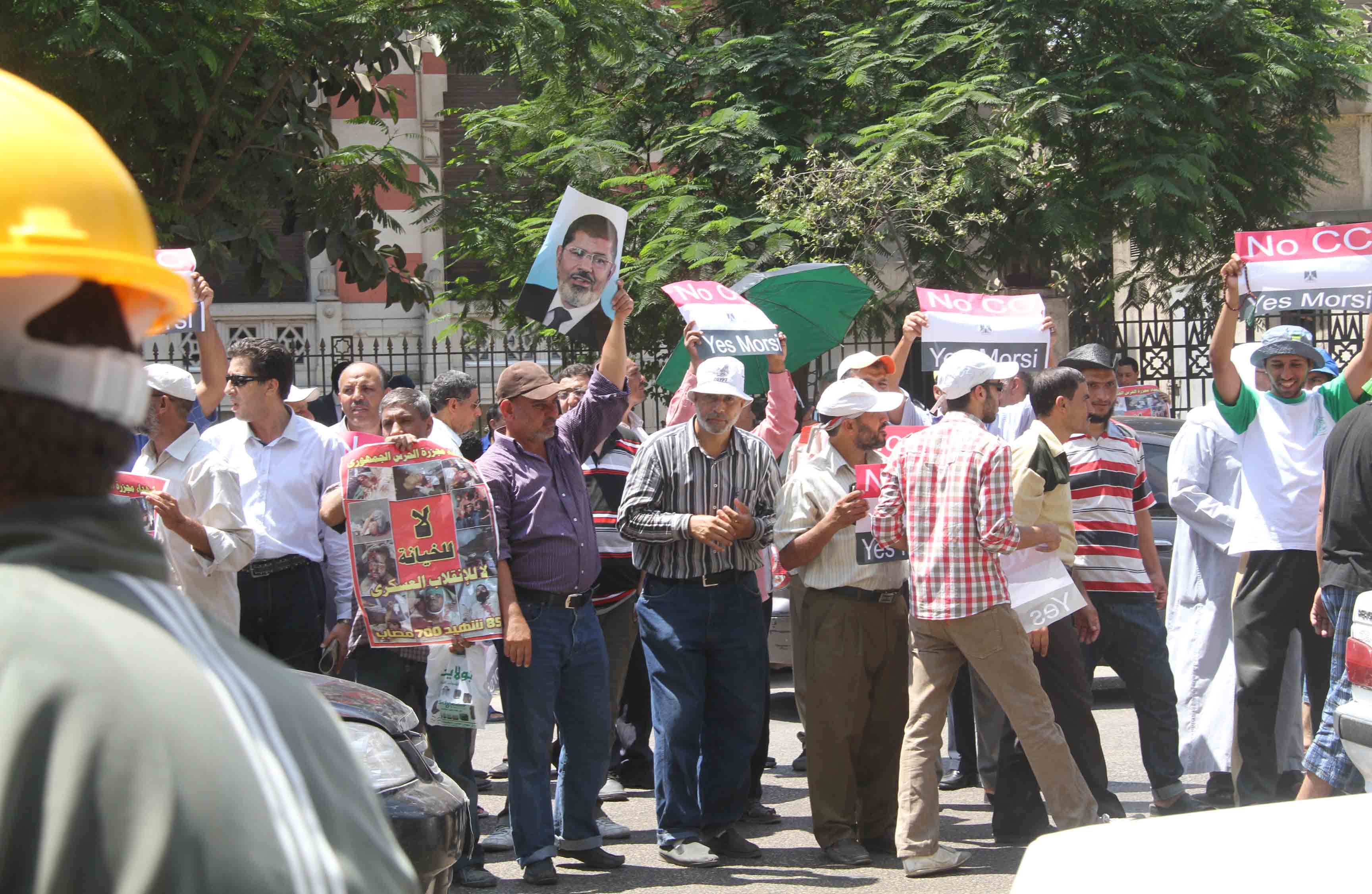 مؤيدى مرسى يتظاهرون بشارع رمسيس