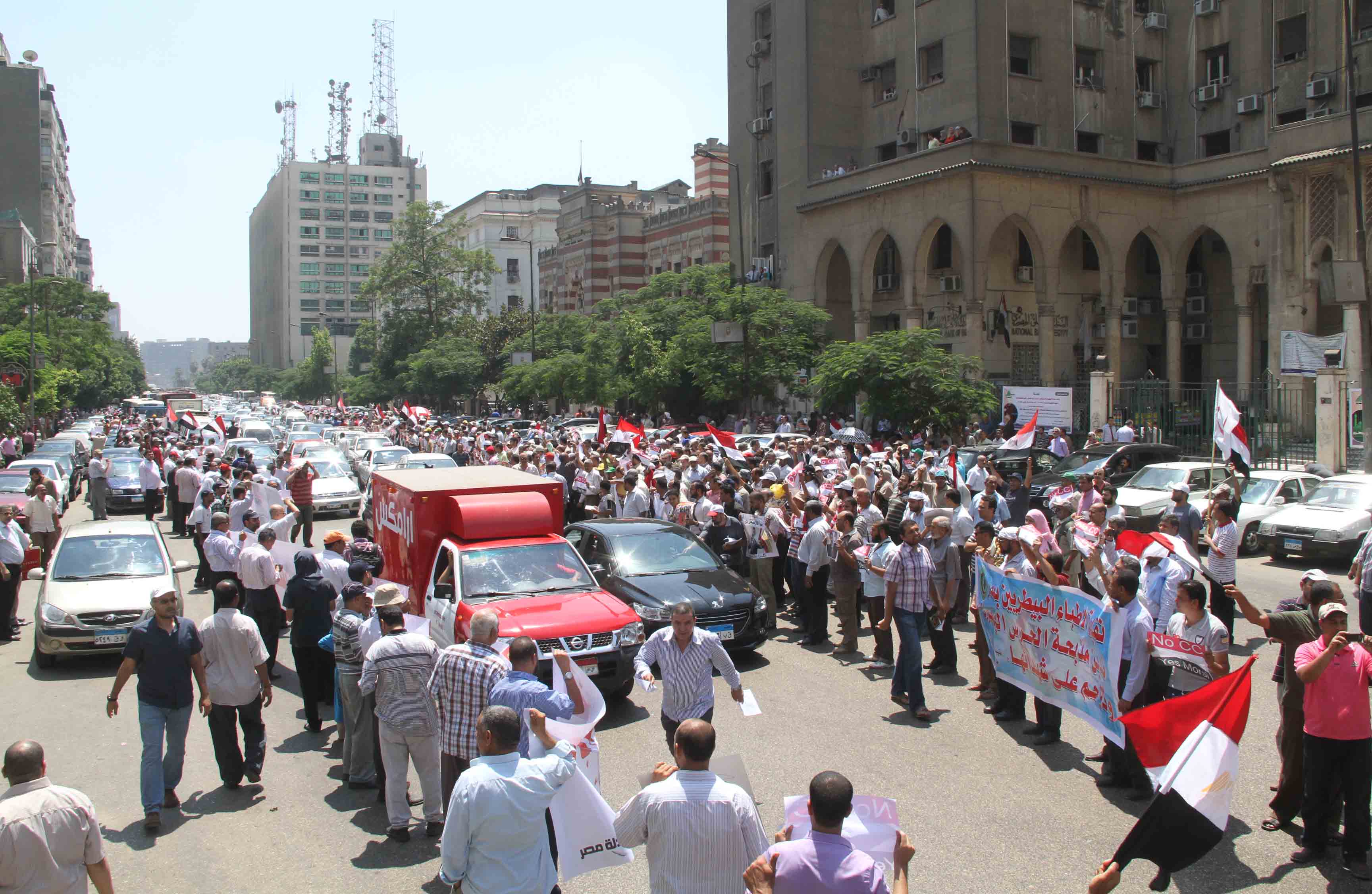 مؤيدى مرسى يتظاهرون بشار﻿ع رمسيس