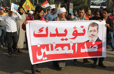 أتوبيس من الجماعة الإسلامية يصل إلي إعتصام النهضة من الأقصر