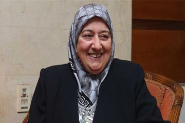 نجوى خليل توافق على تعيين 11 من أوائل الخريجين بوزارة التأمينات