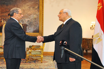 المستشار هشام بركات يؤدي اليمين الدستورية نائبا لعموم مصر