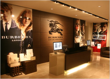 ارتفاع مبيعات بيربري 18% في الربع 1 متجاوزة التوقعات