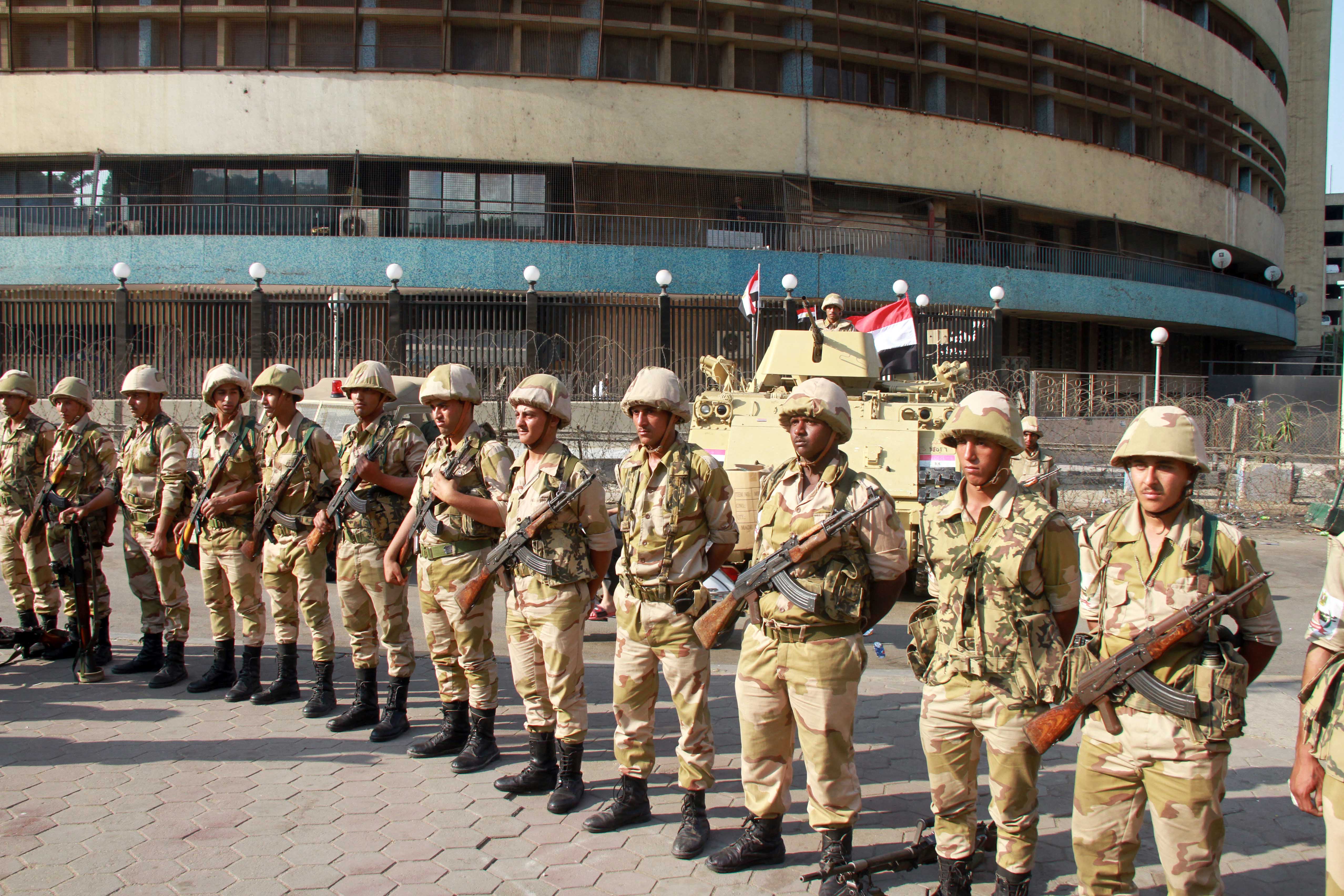 اللواء أر﻿كا﻿ن حر﻿ب ﻿توحيد توفيق ﻿عبد ﻿السميع قائد المنطقة ا﻿لمركزية يتفقد قوات ا﻿لتأمين فى ماسبيرو