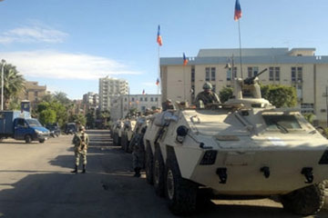 الجيش يواصل تأمين المنشآت بالسويس..وانتظام العمل بشركات البترول