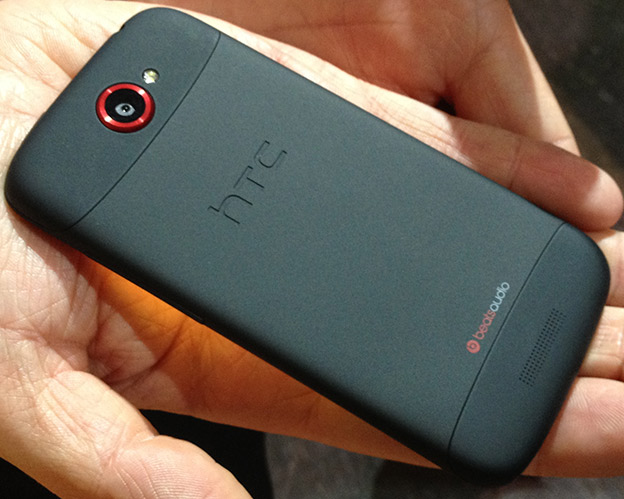 “إتش تي سي” : هاتف “ون إس” لن يتلق تحديثات لنظامه التشغيلي