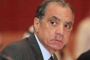 العقدة يغادر لبريطانيا وينفى مشاركته في حكومة إنقاذ