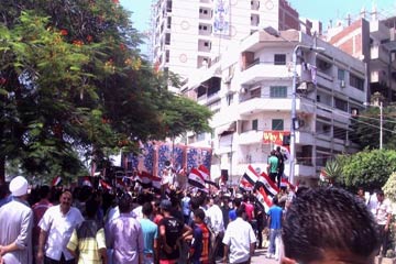 المتظاهرون يغلقون المركزى للاحصاء ومركز الشبكات الأرضية بـ”القليوبية”