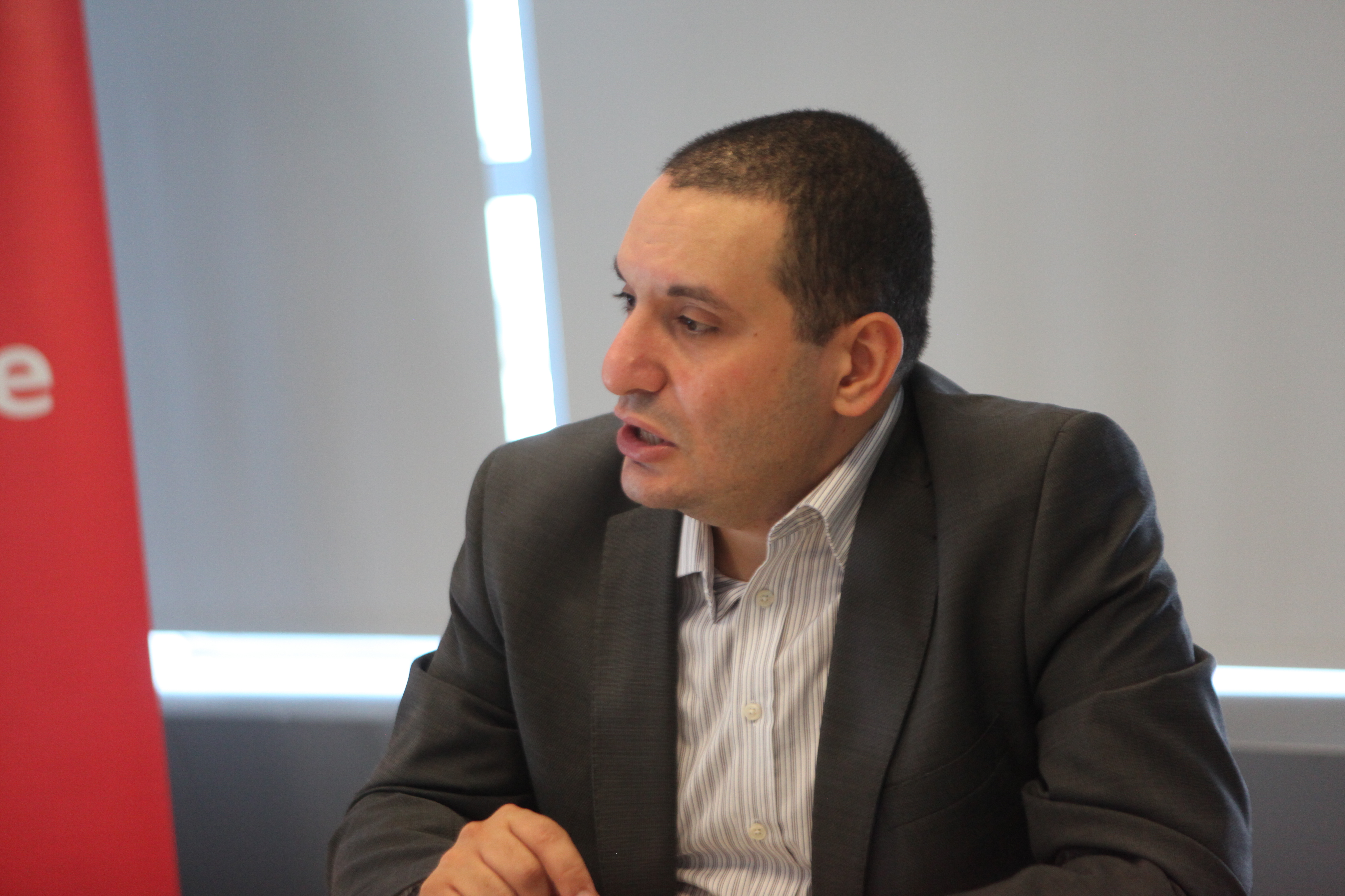 مسئول خدمة التتبع الالى بفودافون : فترة ضمان الجهاز 18 شهرا ومصمم لكافة انواع السيارات