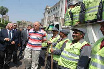 محافظ القاهرة:إنشاء وحدة إنقاذ سريع لرفع مخلفات القمامة
