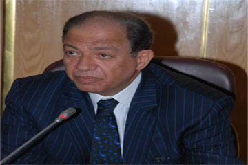 محافظة أسيوط تبحث حلولا جذرية لمشاكل المياه والصرف الصحي