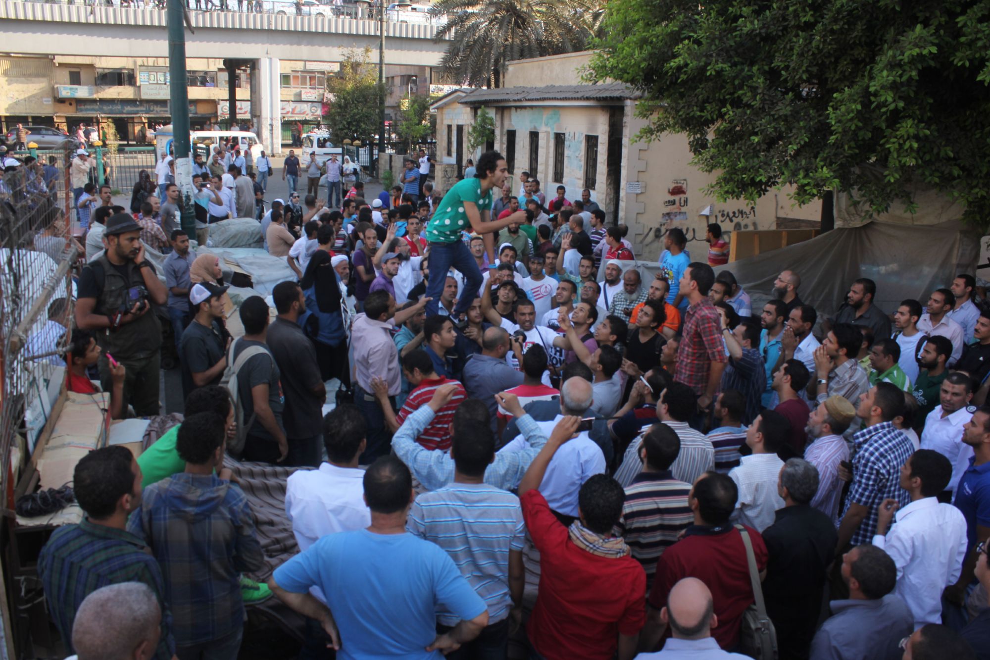 وقفة لأنصار مرسي اما﻿م ﻿مسجد الإستقامة بالجيز﻿ة