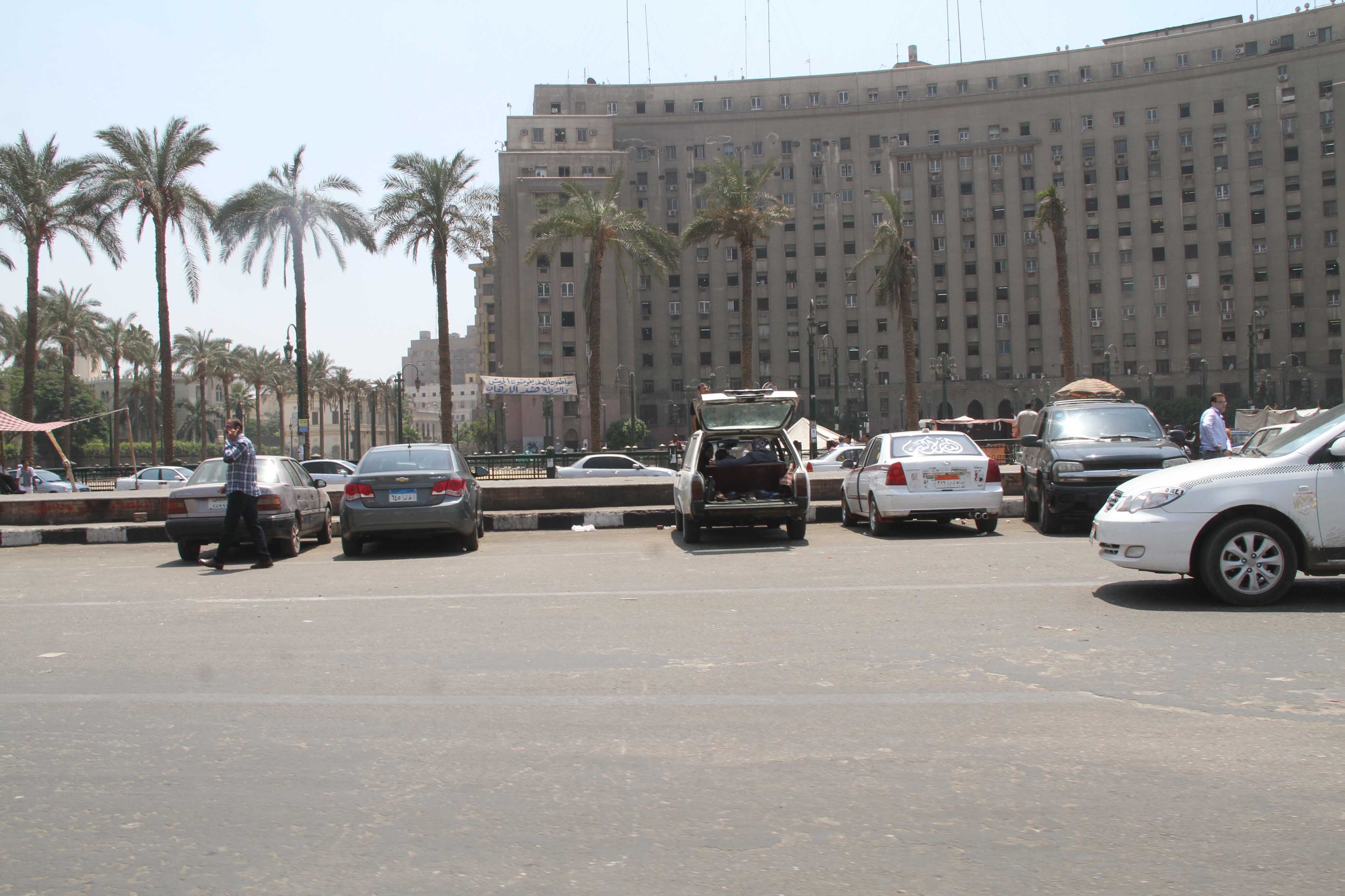 ازدحام القاهرة وتامين﻿﻿ ا﻿لجيش للشوارع وهدو﻿ء بميدان التحرير