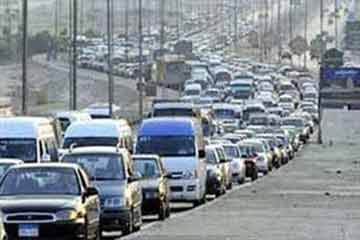 تكدس الركاب بشوارع القاهرة بسبب غياب المواصلات..وشلل بالدائري