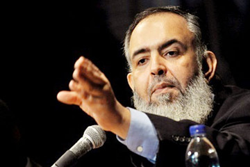 أبوإسماعيل وبيومي يتلقيان الزيارة بسجن “العقرب” شديد الحراسة