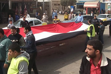 مسيرة لمؤيدي الرئيس المعزول تربك حركة المرور بوسط القاهرة