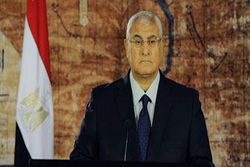 منصور يصدر قرارا بتعديل بعض احكام قانون تنظيم الصحافة