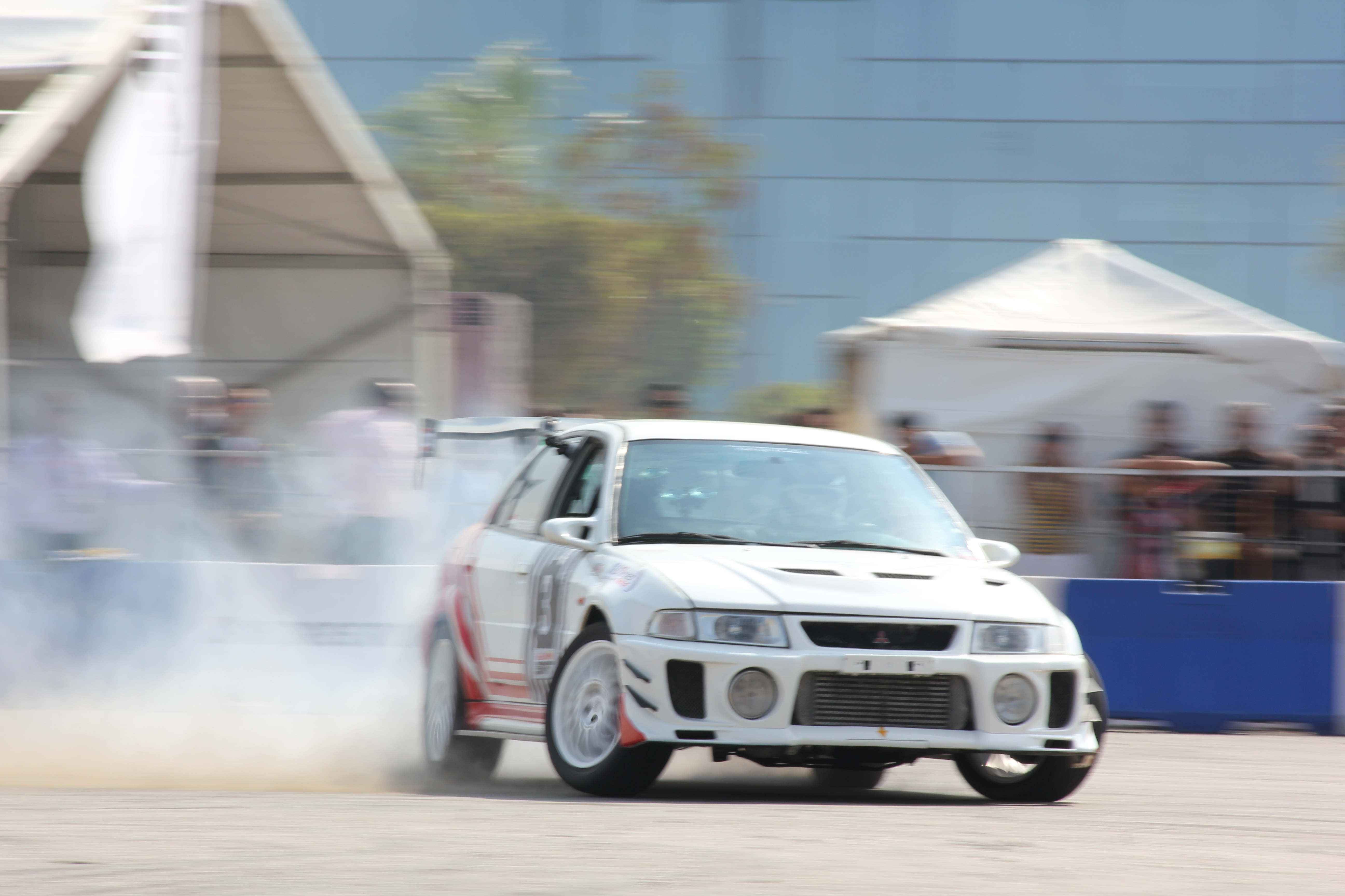 فريق لينك سبيد يستحوذ علي منصة تتويج ريد بُل كار بارك دريفت ويمثل مصر في النهائي بدبي