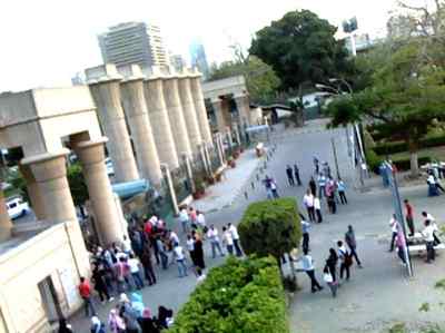 عين شمس: إغلاقنا بوابات الجامعة كان لمنع دخول مندسين.. ولتهدئة الاشتباكات بين الطلبة