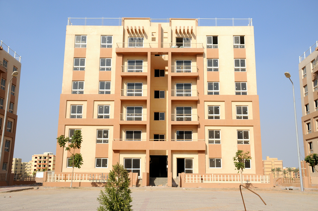 جولة وزير الإسكان بـ 6 أكتوبر و ابنى بيتك (13)