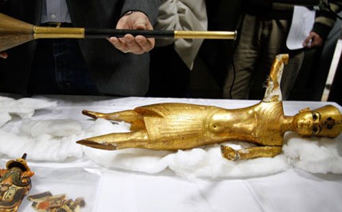 “الآثار” تتلقى خطابا من الخارجية الإسرائيلية بوقف بيع 110 قطعة بقاعة مزادات بالقدس