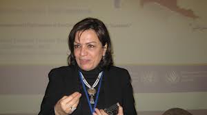 الخمسين تتجه لحظر انشاء الاحزاب علي اساس ديني