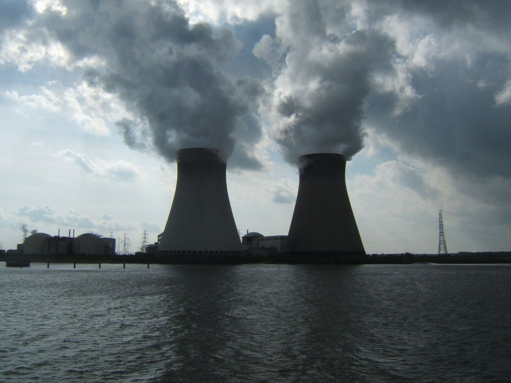 الأضرار البيئية تعطل استخدام الفحم فى توليد الطاقة لمصنع الأسمنت