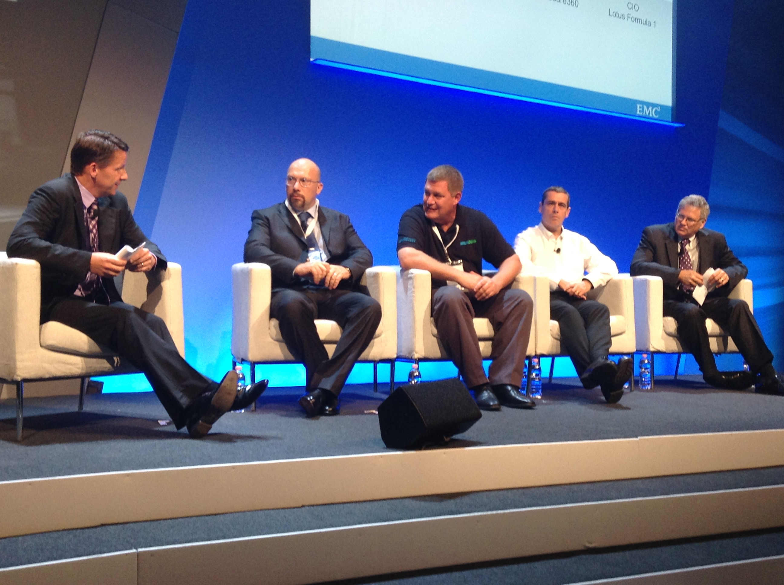 نظام التخزين الموحد “إي ام سي – في إن اكس” الجديد يحطم مفهوم واقتصادات التخزين متوسط المدى