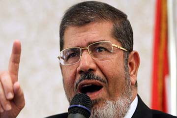 حبس مرسى 4 أيام على ذمة التحقيق فى وقائع الاعتداء على السلطة القضائية