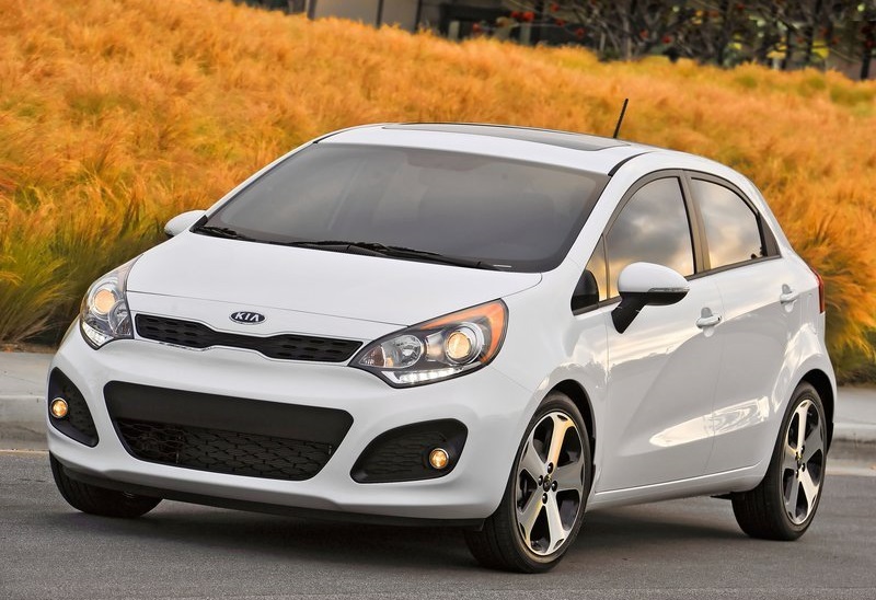 كيا ريو الأولي في العالم بمحرك 2400 سي سي تحقق مفاجأة بالفوز بالمركز الثالث في الترتيب العام بسباق Egypt Speed Challenge