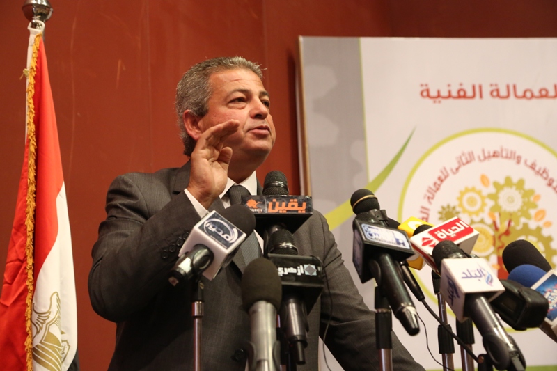 عبد العزيز وفخرى عبد النور يفتتحان الملتقى التوظيفى